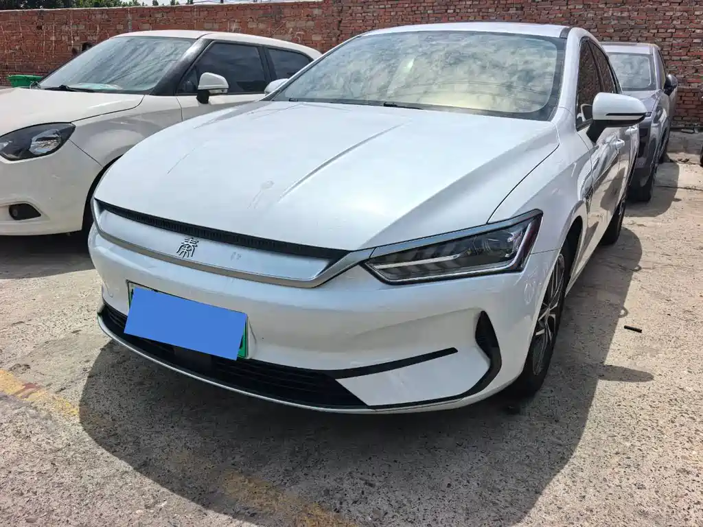 BYD Qin PLUS 2022 — фото 1