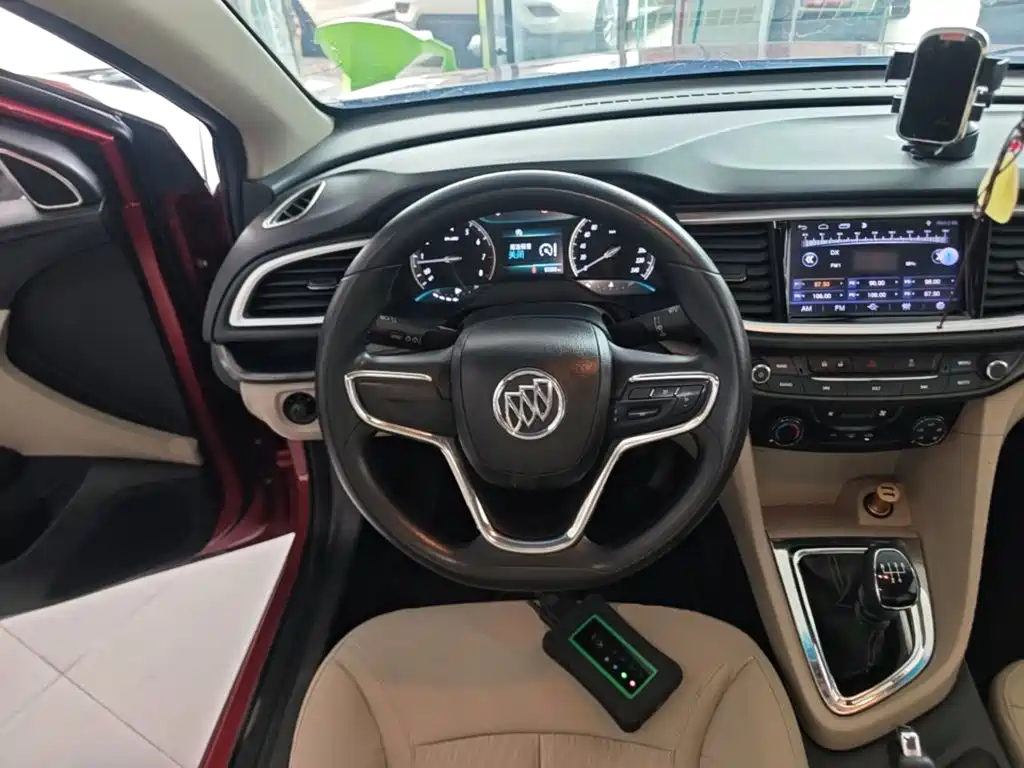 Buick Excelle 2016 — фото 11