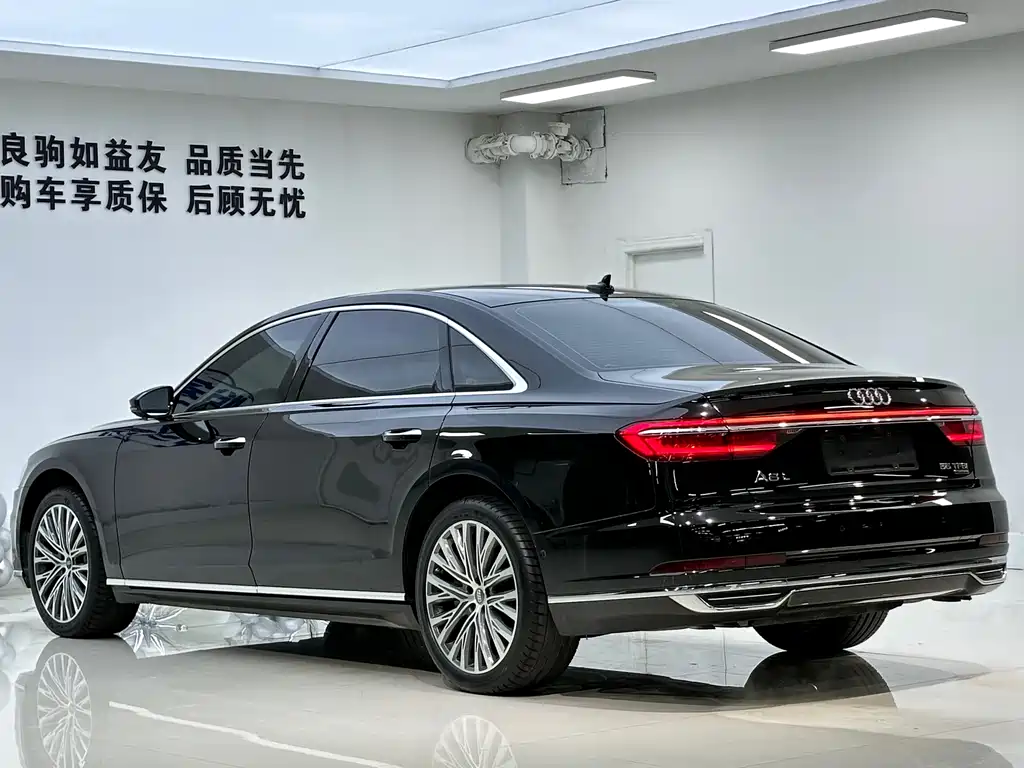 Audi A8 2020 — фото 16