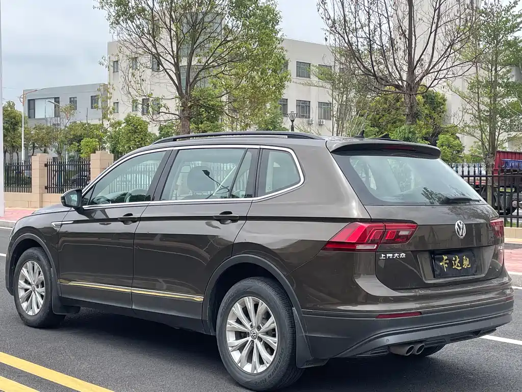 Volkswagen Tiguan L 2018 — фото 9