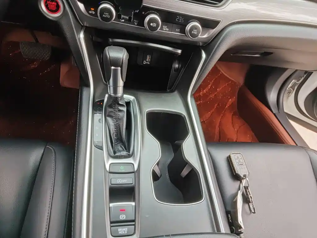 Honda Accord 2022 — фото 14