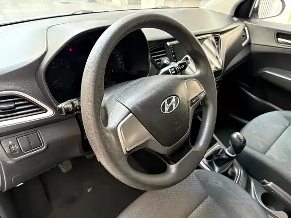 Hyundai Verna 2016
