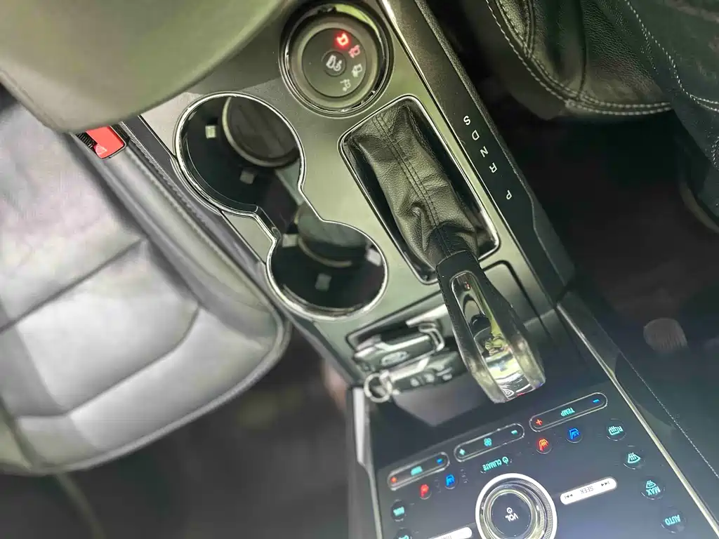 Ford Explorer 2017 — фото 14