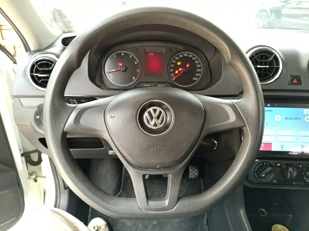 Volkswagen Jetta 2019 — фото 11