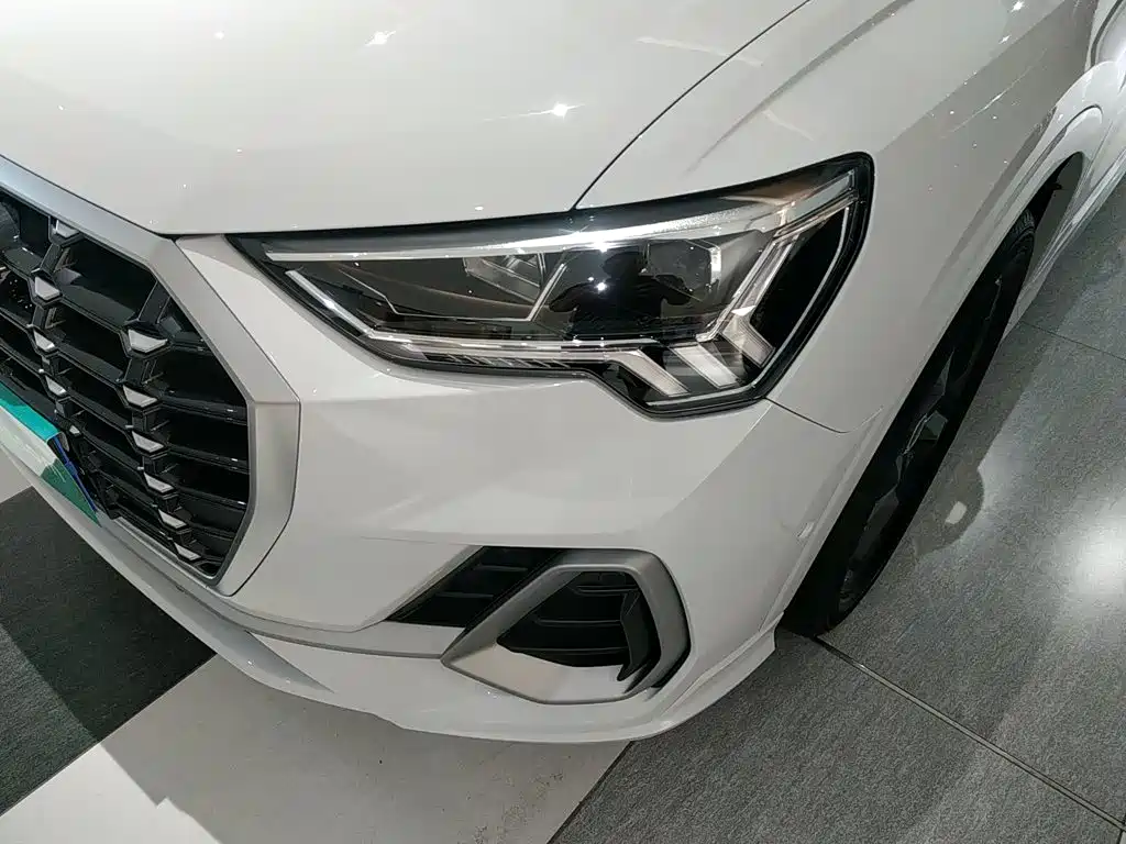 Audi Q3 2022 — фото 17