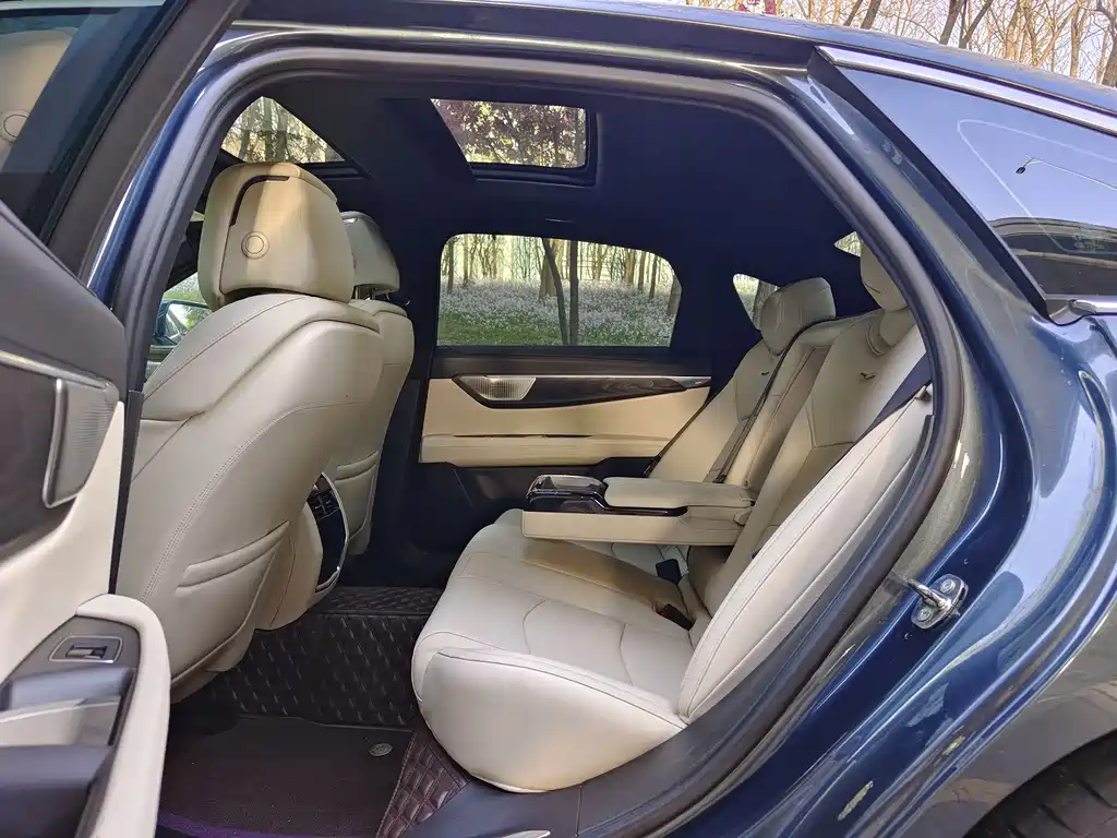Cadillac CT6 2023 — фото 19