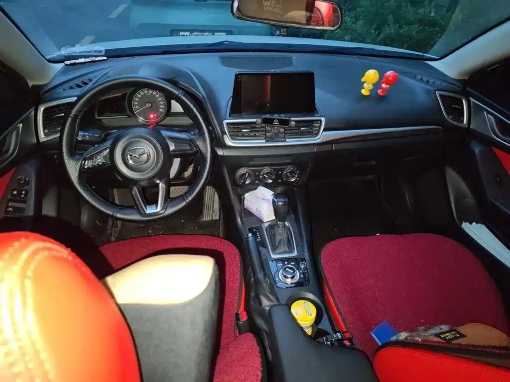 Mazda 3 Axela 2019 — фото 13