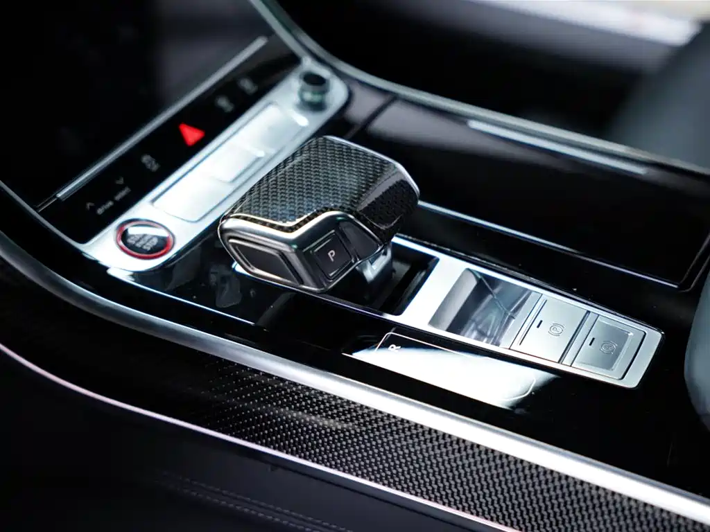Audi S8 2021 — фото 36