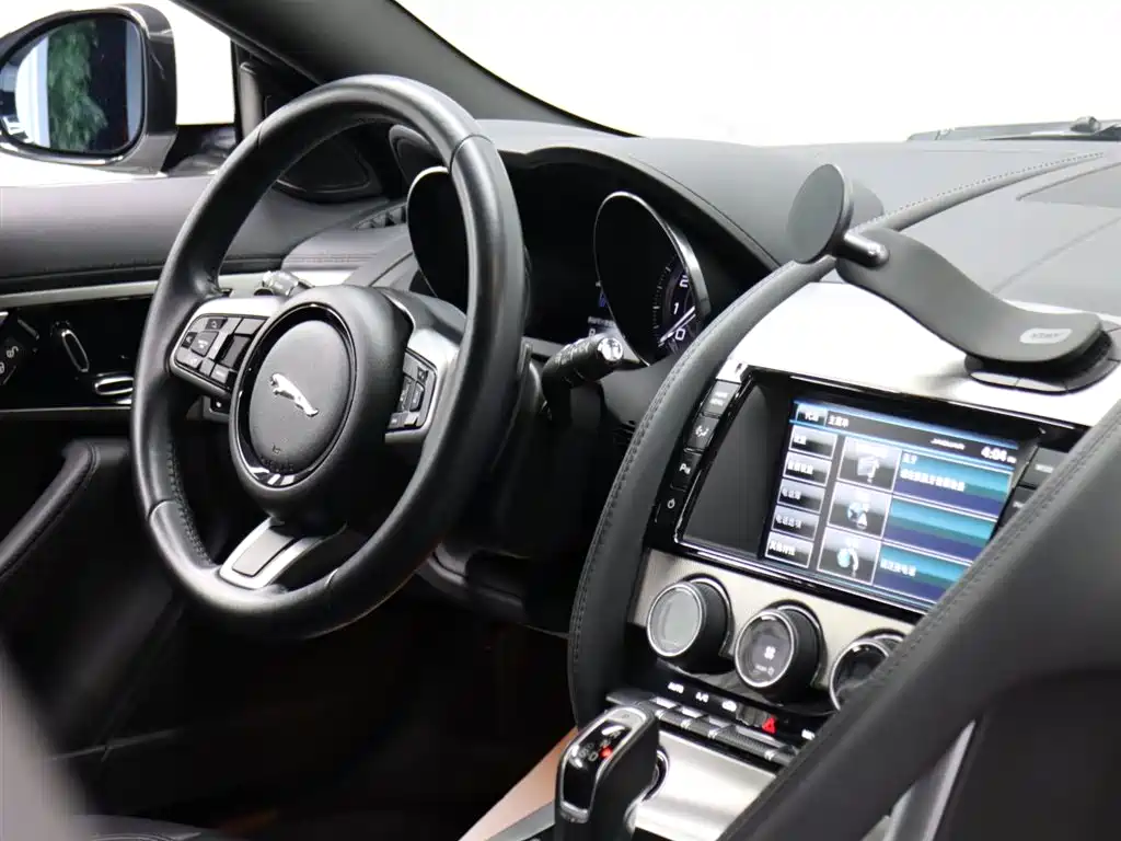 Jaguar F-TYPE 2015 — фото 17