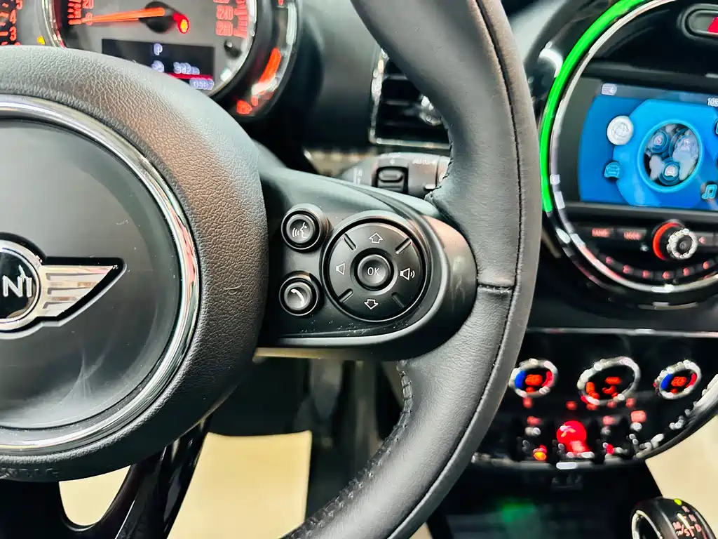 MINI Clubman 2018 — фото 44