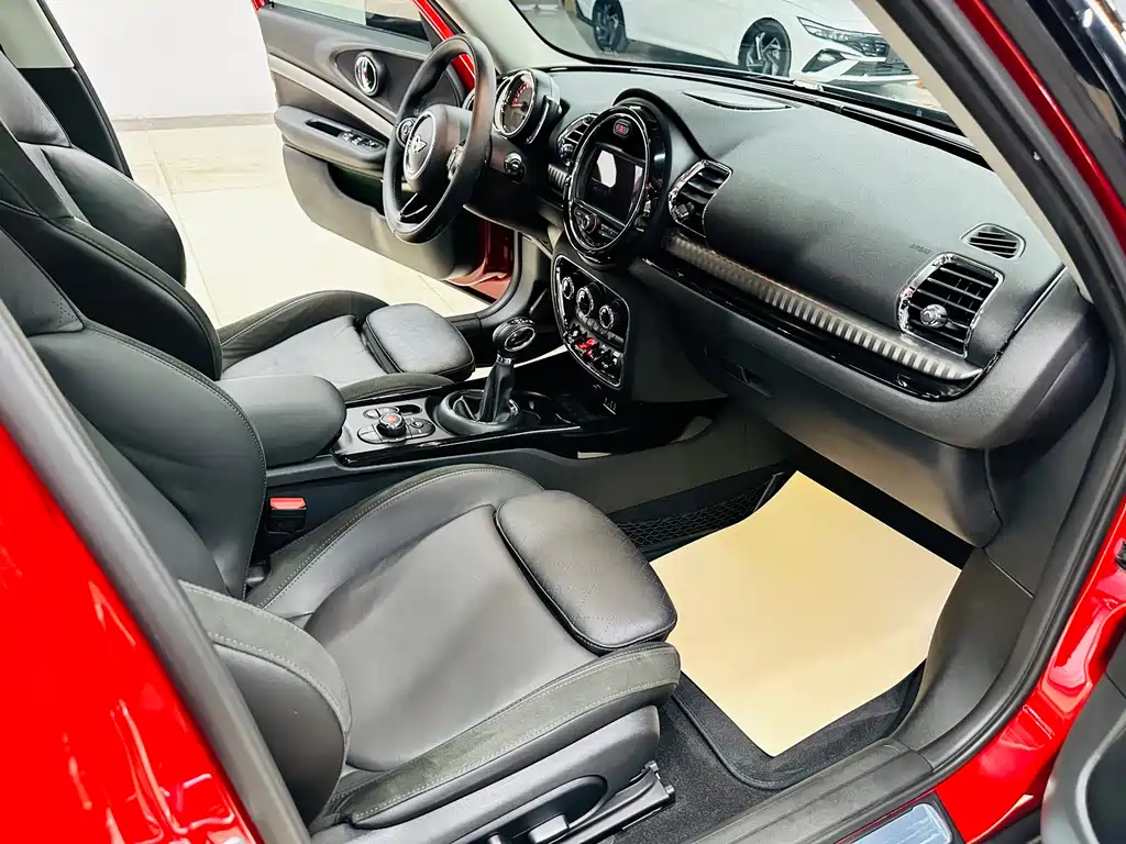 MINI Clubman 2018 — фото 26