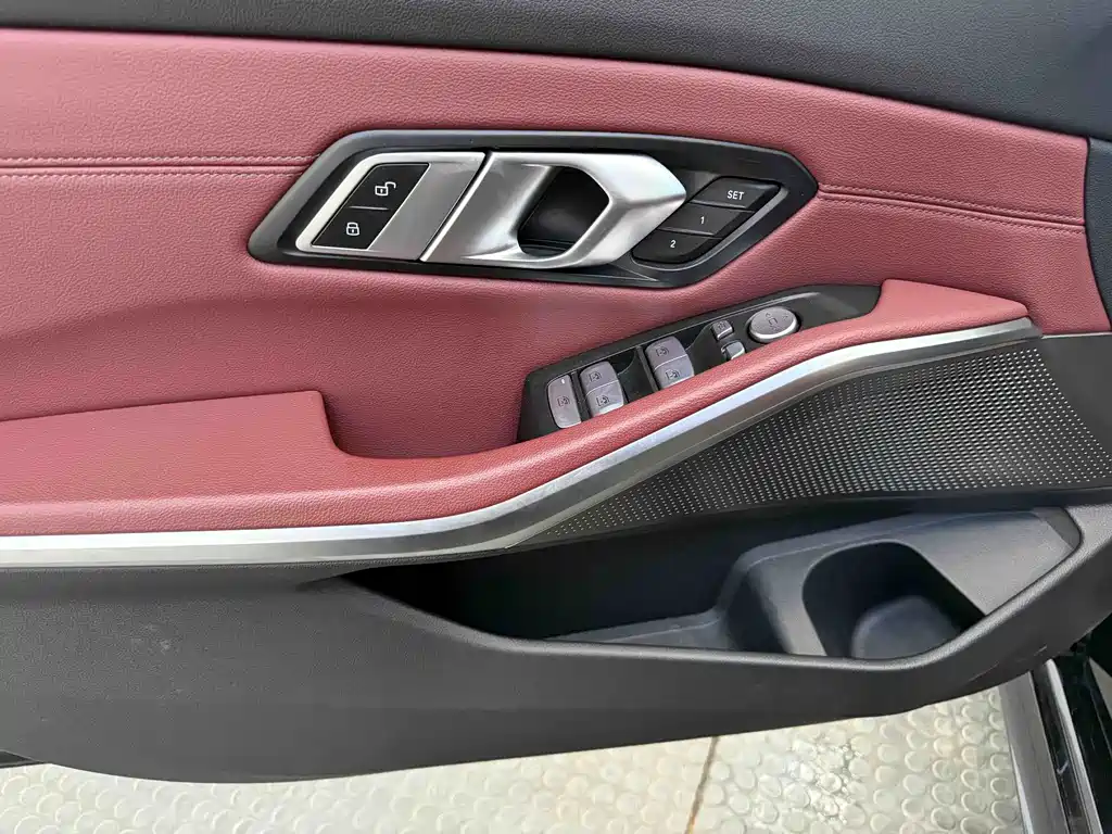 BMW 3 Series 2023 — фото 10