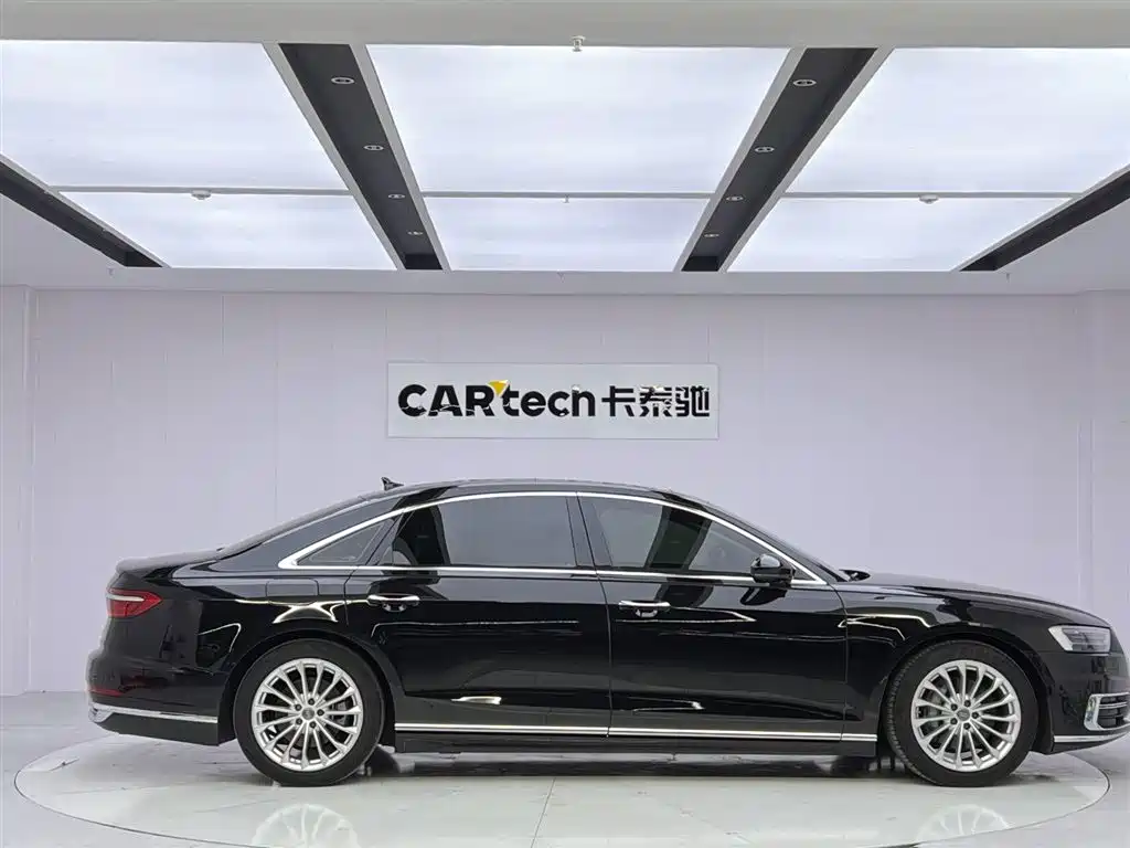 Audi A8 2020 — фото 6