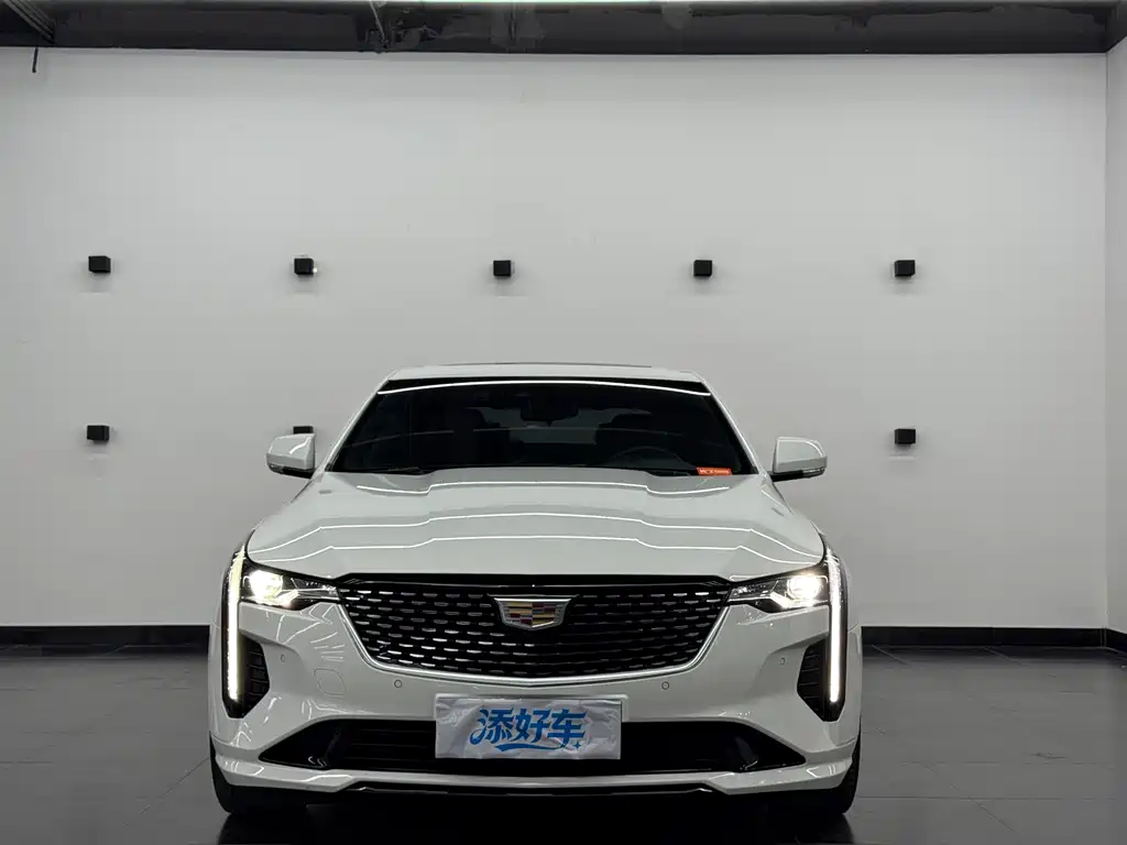 Cadillac CT4 2022 — фото 2