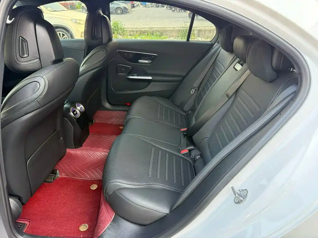 Mercedes-Benz C-Class 2023 — фото 17