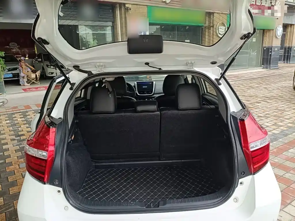 Toyota Yaris L 2019 — фото 19