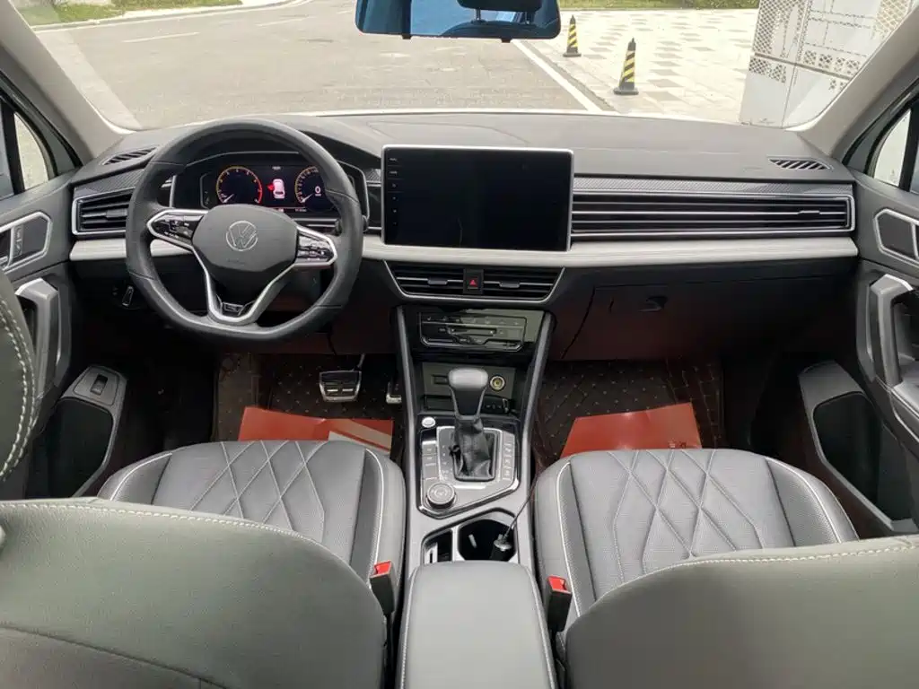 Volkswagen Tiguan L 2023 — фото 13