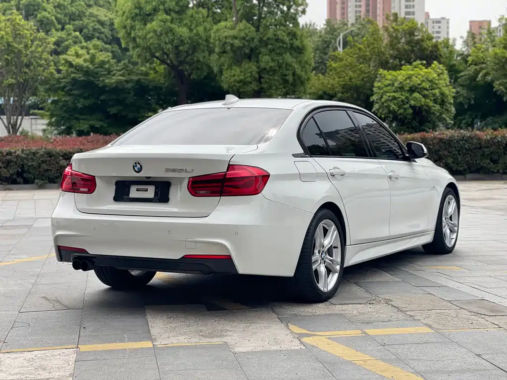 BMW 3 Series 2017 — фото 8