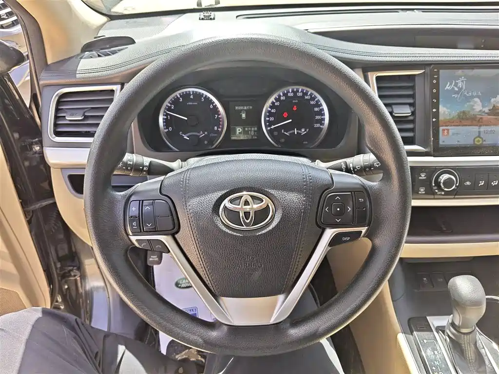Toyota Highlander 2018 — фото 11