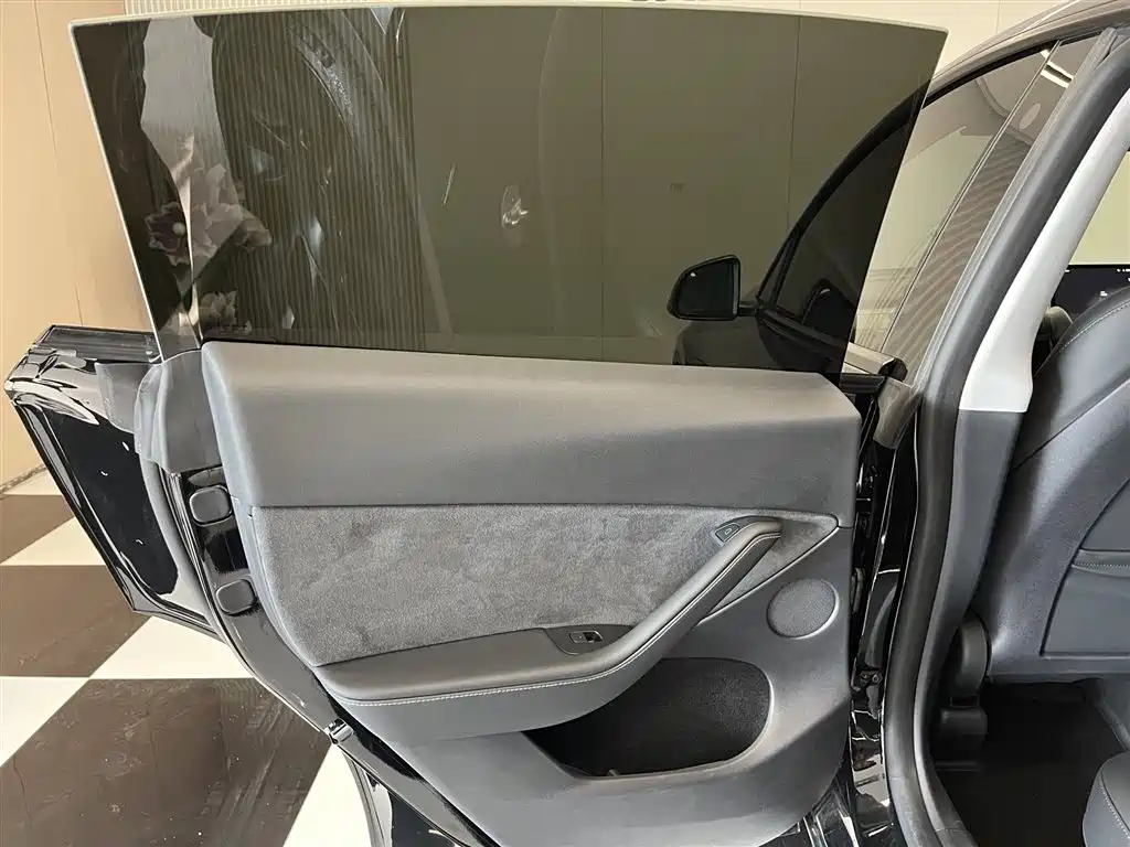 Tesla Model Y 2023 — фото 23