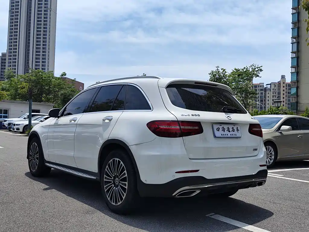 Mercedes-Benz GLC 2018 — фото 14