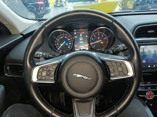 Jaguar F-PACE 2020