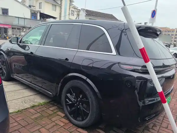 Li Auto L8 2023