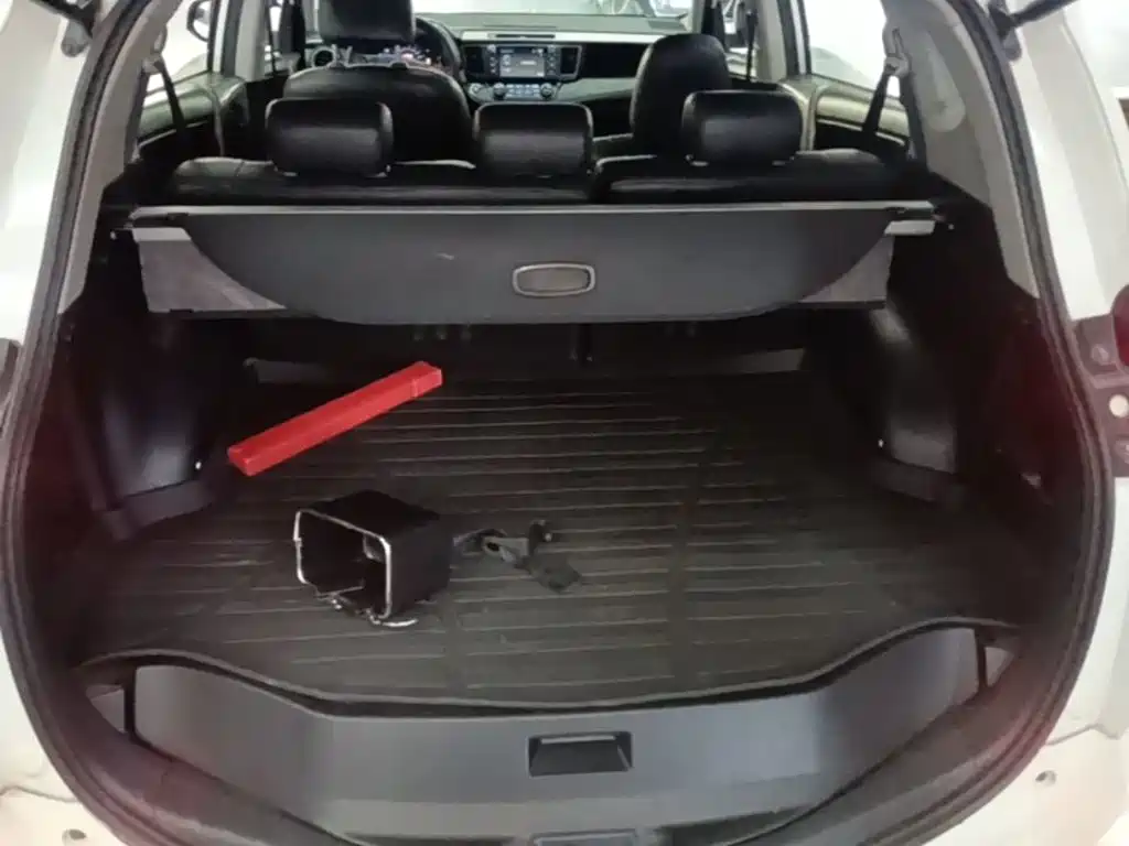 Toyota RAV4 2017 — фото 19