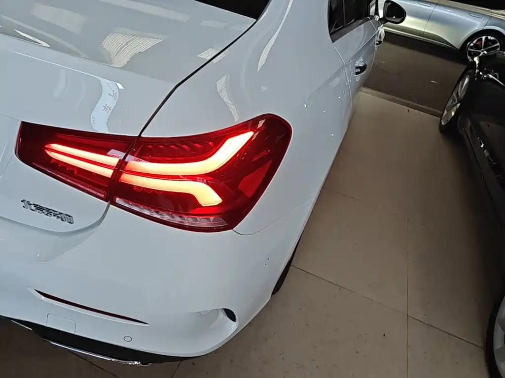 Mercedes-Benz A-Class 2020 — фото 8