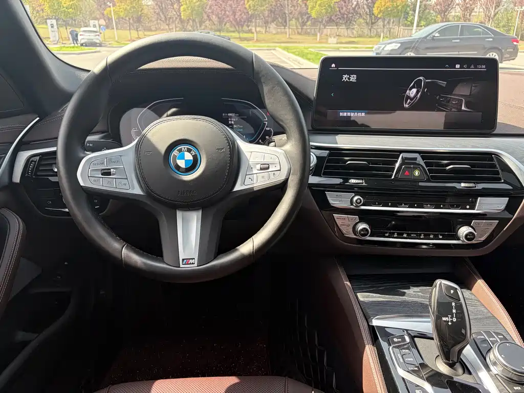 BMW 5 Series New Energy 2023 — фото 12