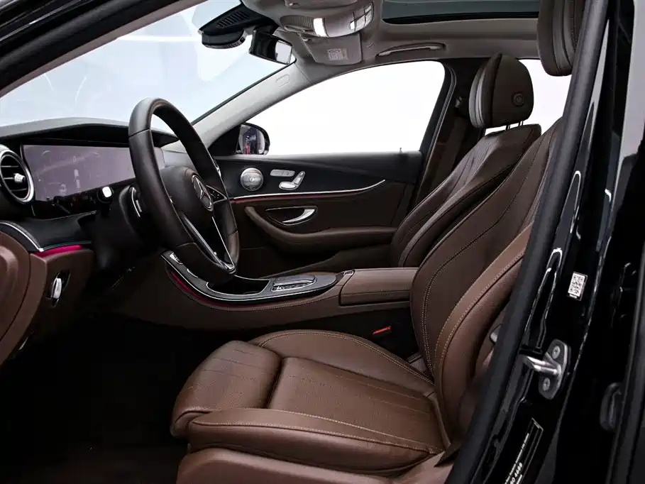 Mercedes-Benz E-Class 2022 — фото 12