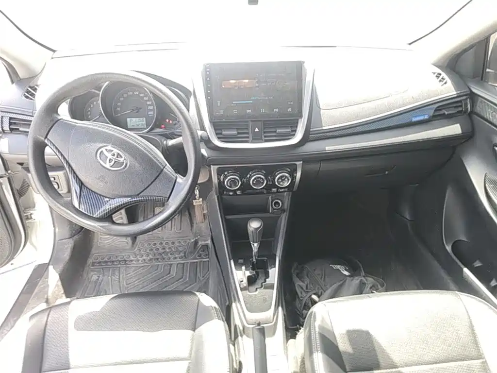 Toyota Yaris L 2021 — фото 9