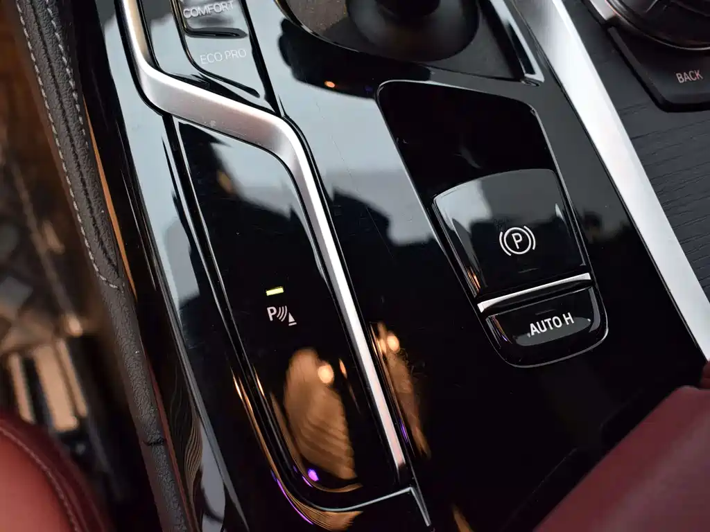 BMW 5 Series 2023 — фото 15