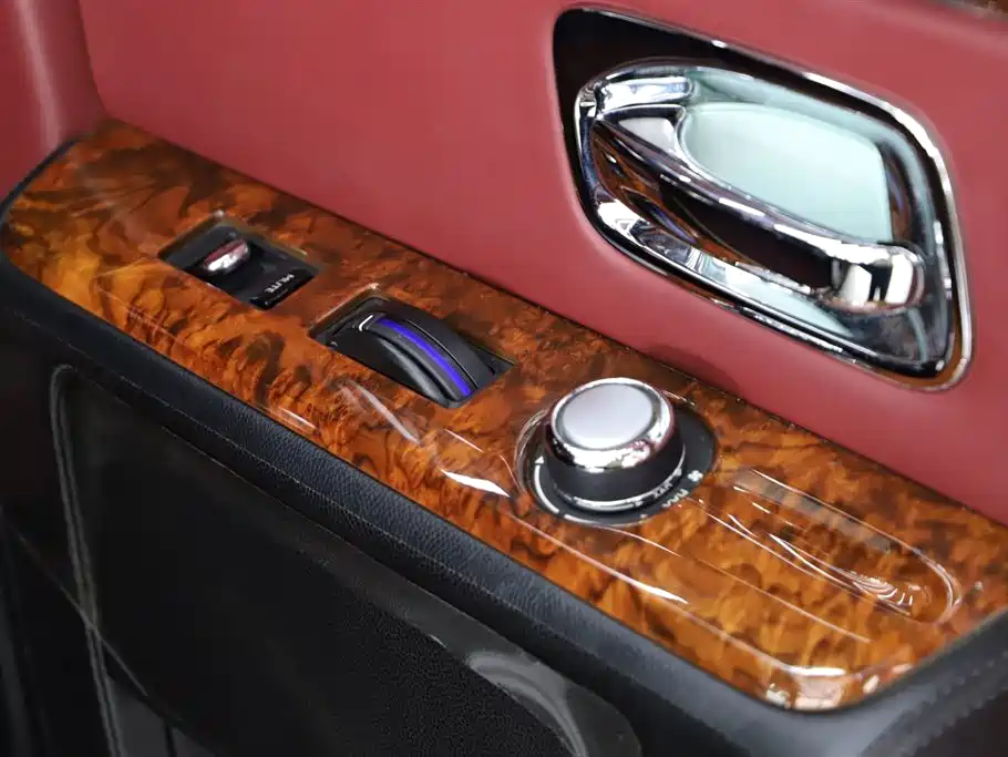 Rolls-Royce Phantom 2012 — фото 22