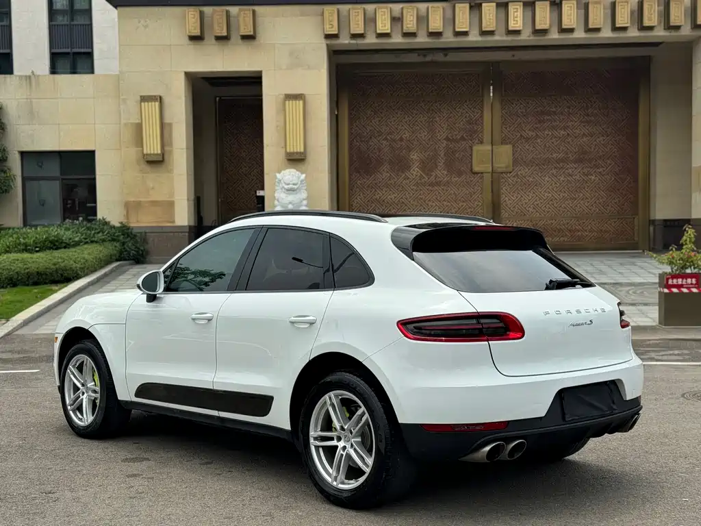 Porsche Macan 2015 — фото 17