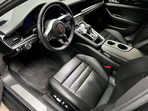 Porsche Panamera 2020