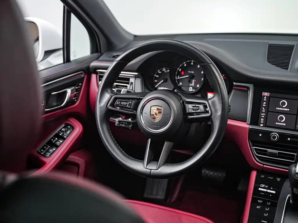Porsche Macan 2024 — фото 17