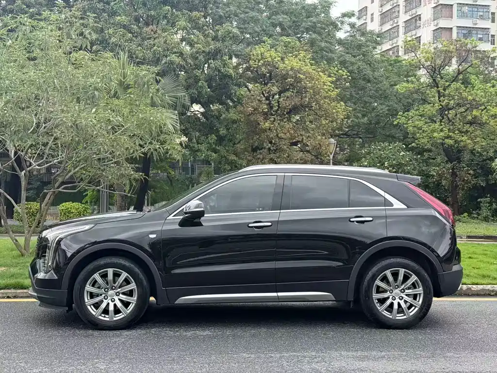 Cadillac XT4 2023 — фото 4