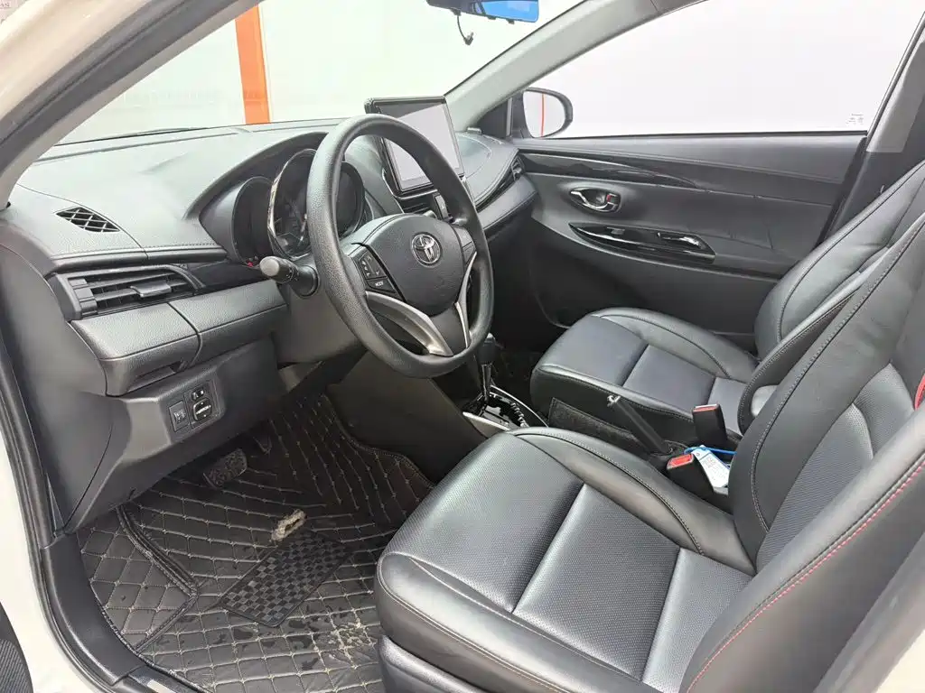 Toyota Yaris L 2022 — фото 15