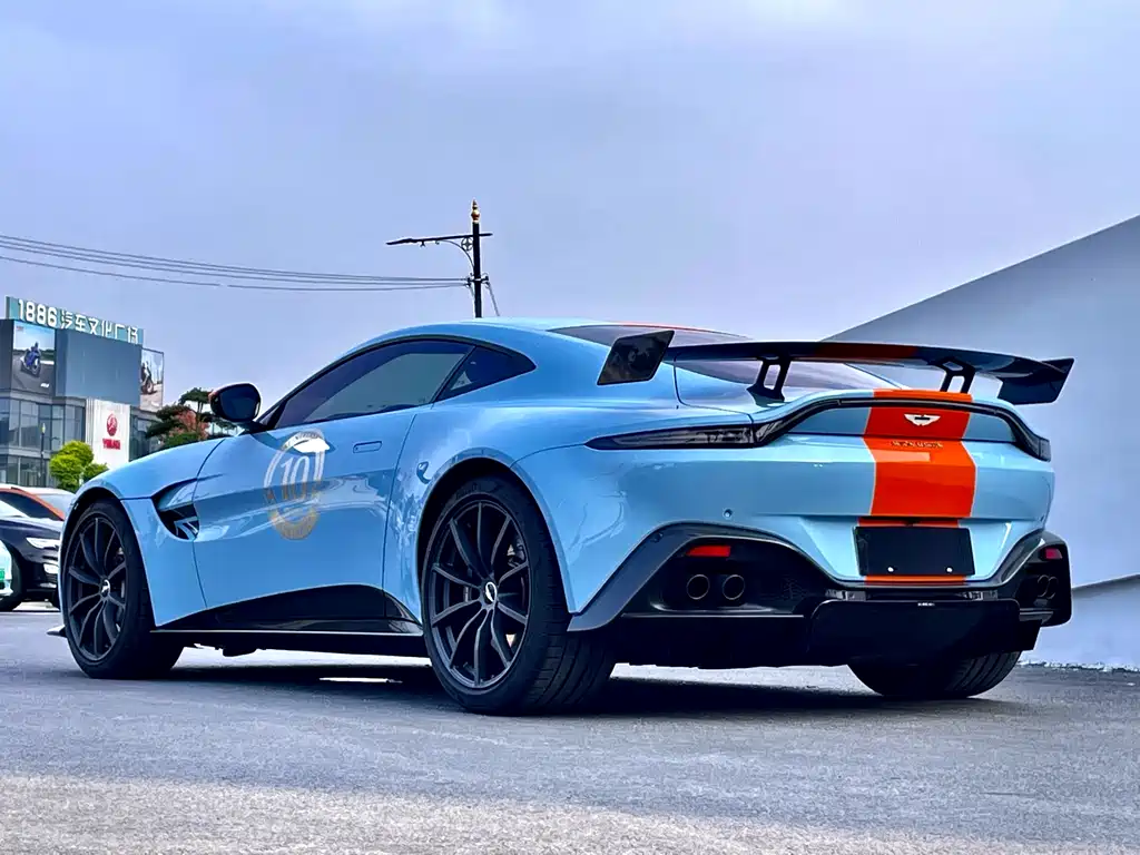 Aston Martin V8 Vantage 2020 — фото 5