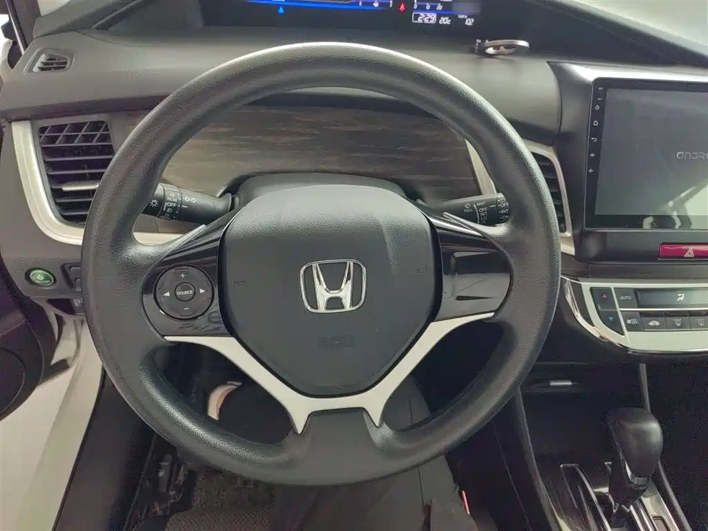 Honda Jade 2017 — фото 11