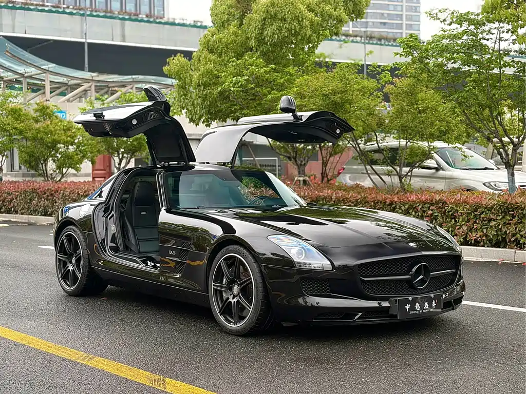 Mercedes-Benz SLS AMG 2015 — фото 3