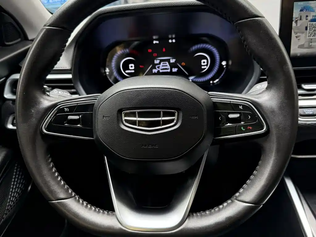 Geely Emgrand 2022 — фото 13