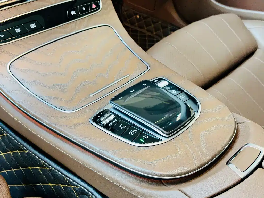 Mercedes-Benz E-Class 2022 — фото 12