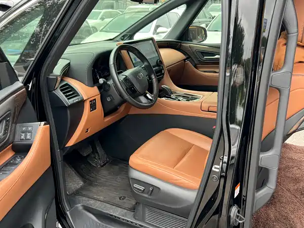 Toyota Alphard 2024