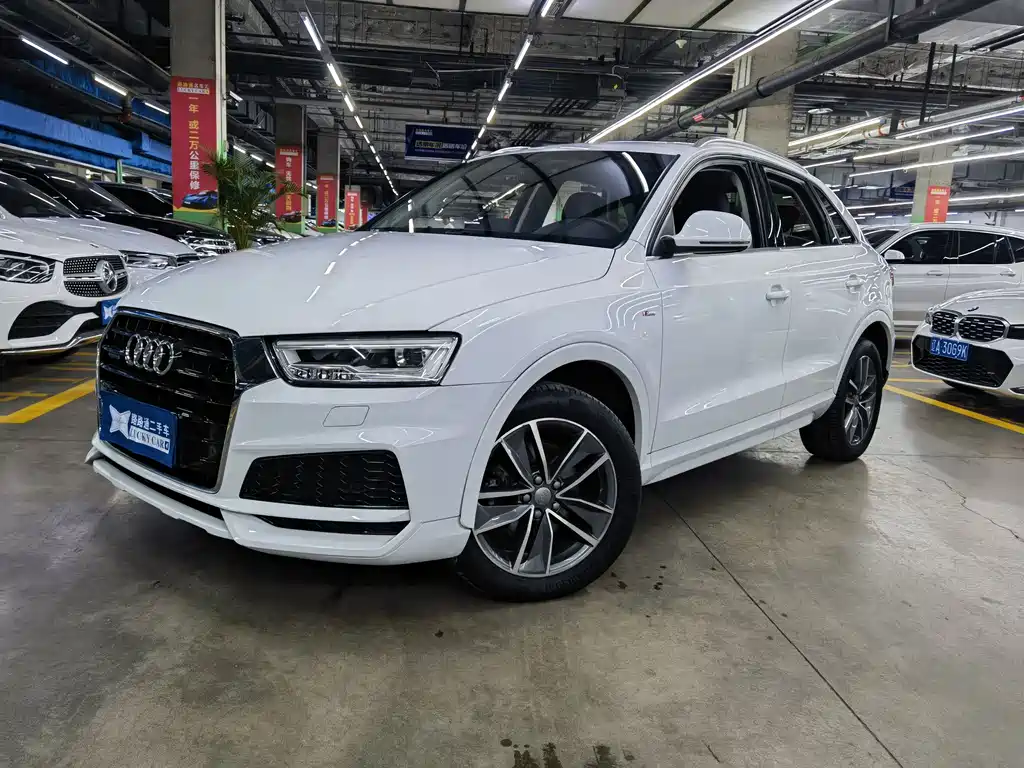 Audi Q3 2018 — фото 1