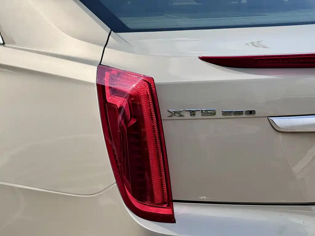 Cadillac XTS 2015 — фото 13