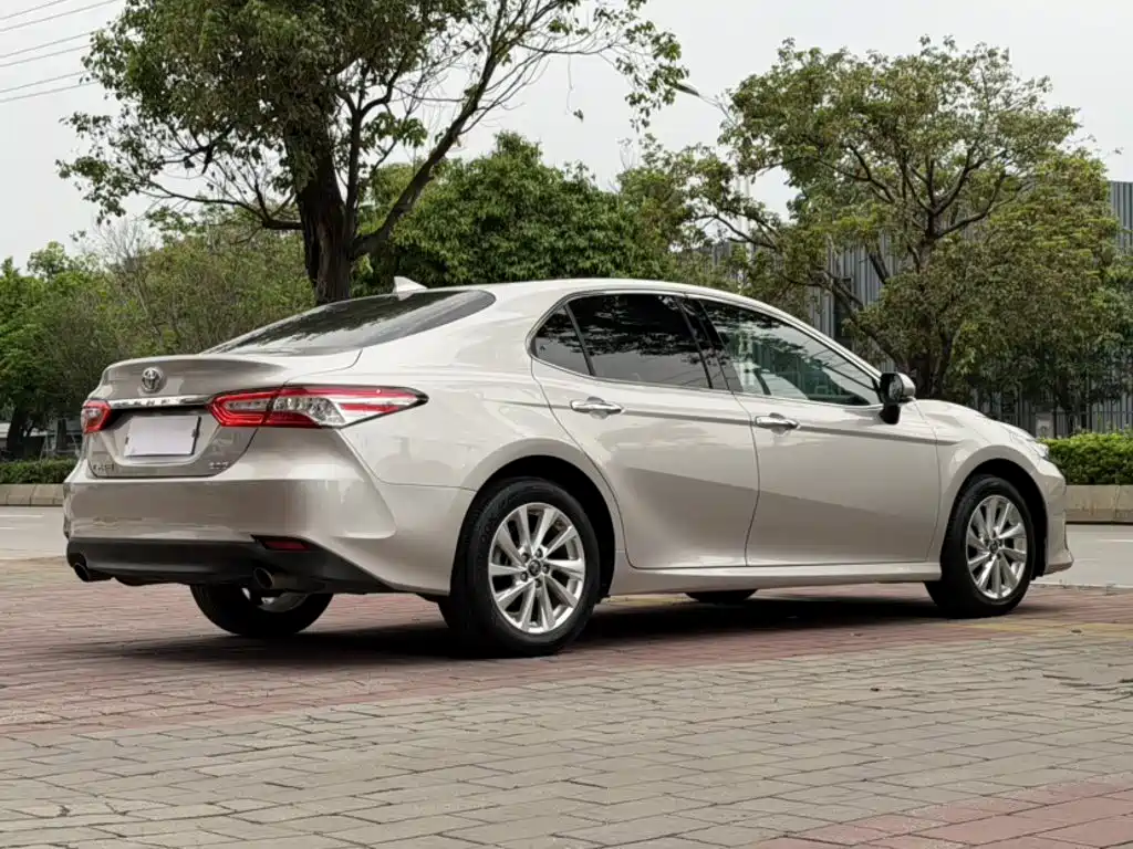 Toyota Camry 2022 — фото 20