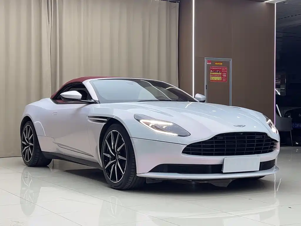 Aston Martin DB11 2020 — фото 3