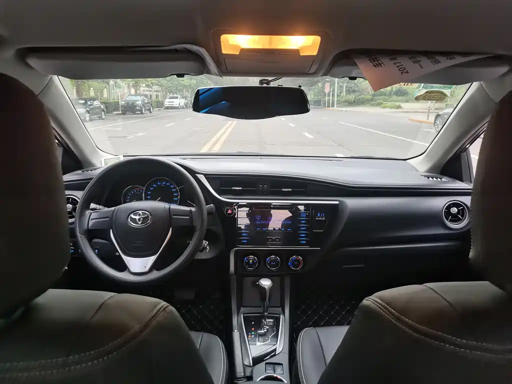 Toyota Corolla 2017 — фото 19